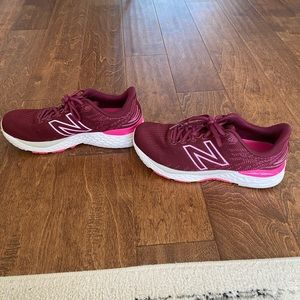 New Balance Women’s Fresh Foam 880 V11. Size 11